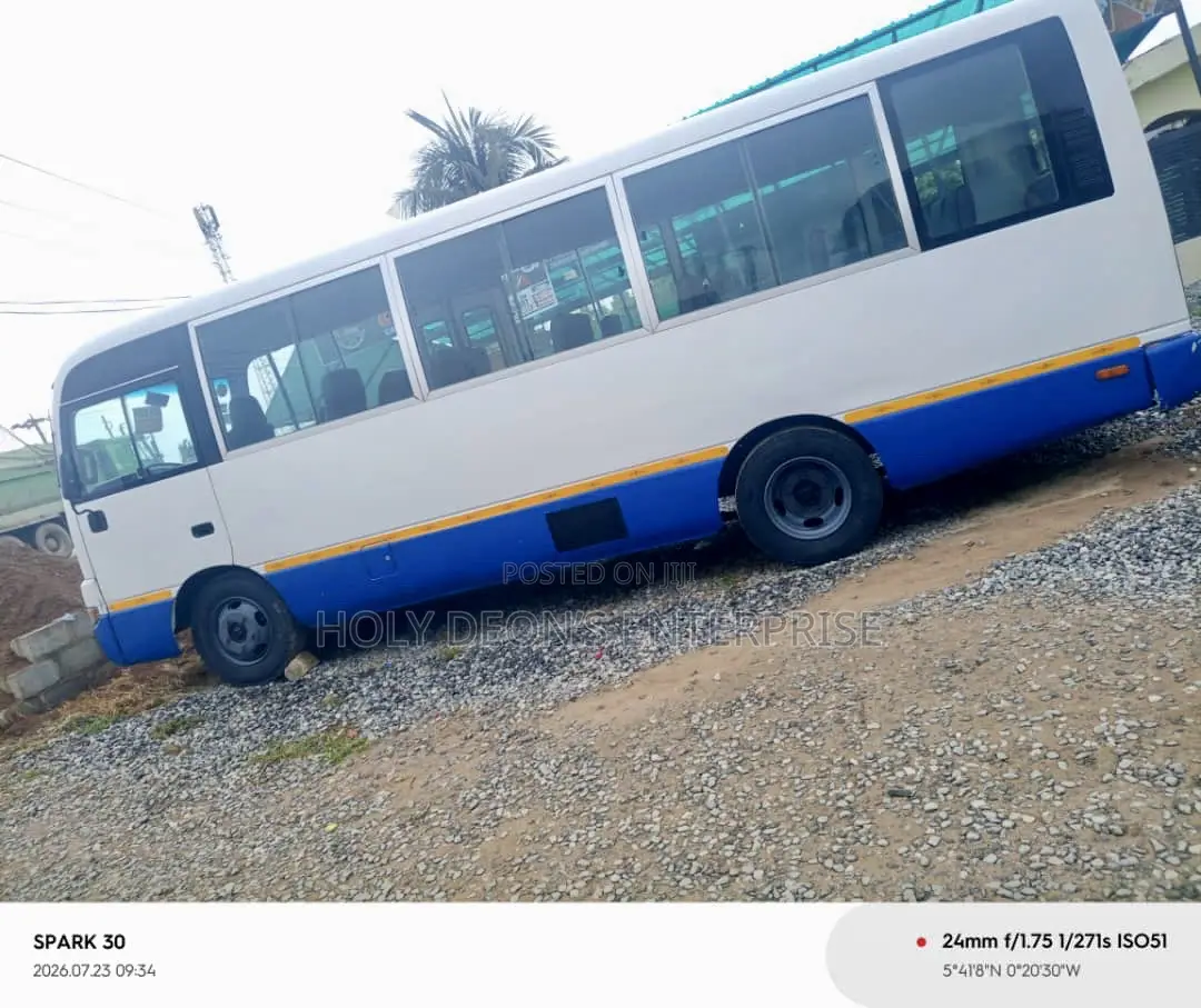 Nissan Civilian 2016 White