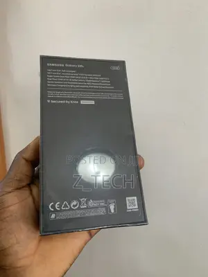 New Samsung Galaxy S10e 128 GB Black