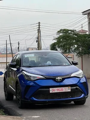 Toyota C-HR 2021 Blue