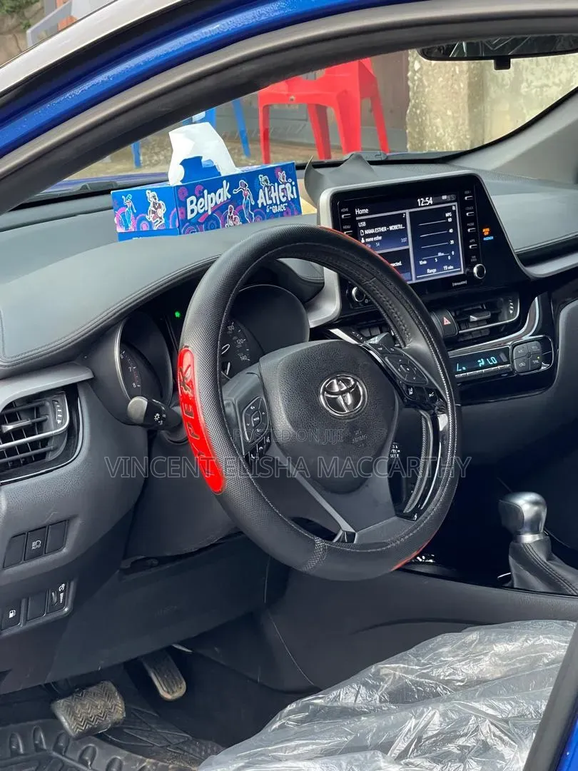 Toyota C-HR 2021 Blue