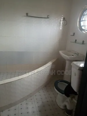 3bdrm Apartment in Odoi House, Madina for sale