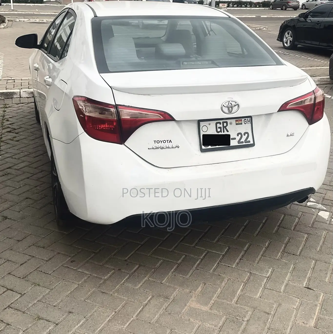 Toyota Corolla LE ECO 4dr Sedan (1.8L 4cyl CVT) 2017 White