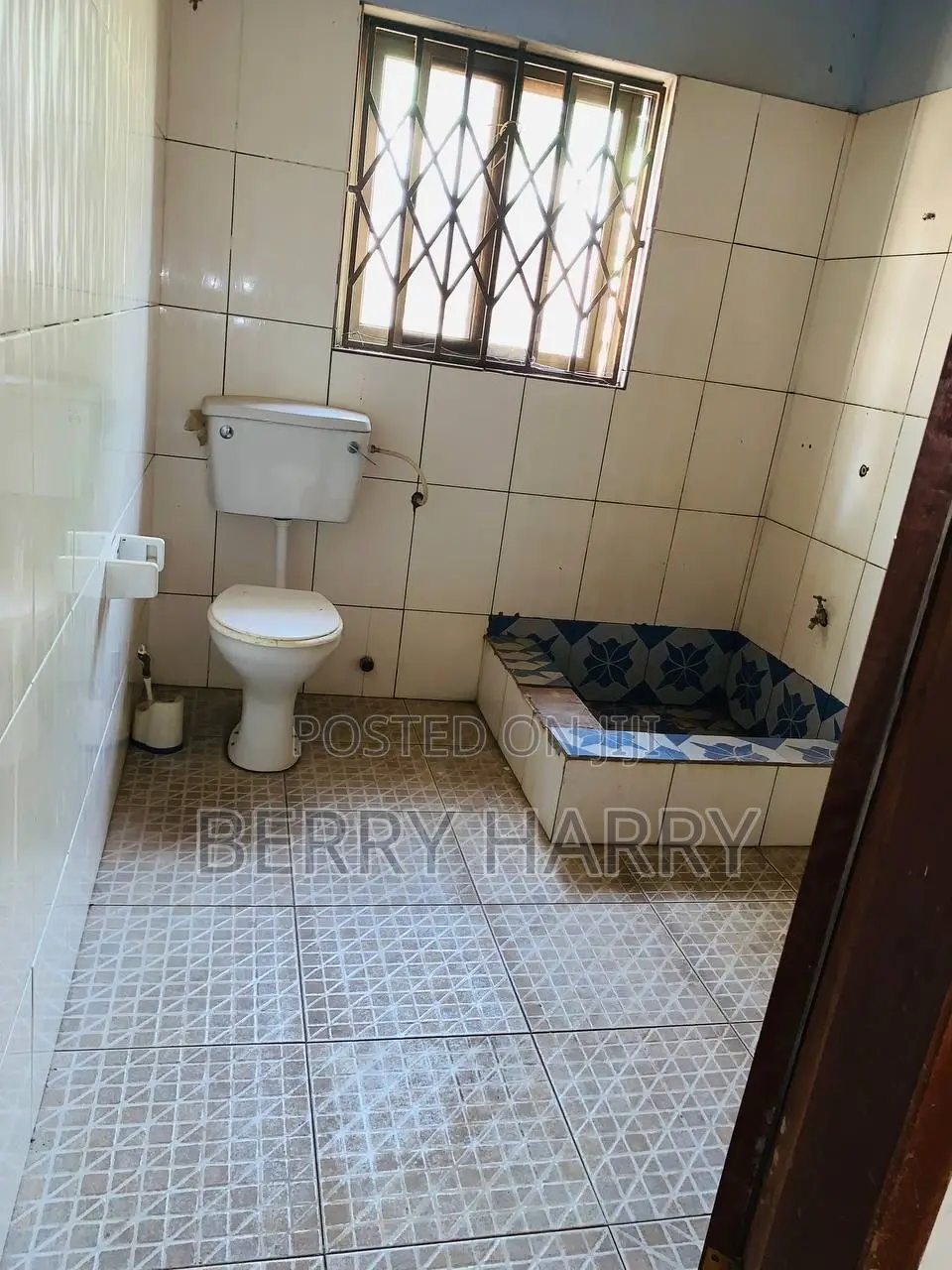 5bdrm House in Pentecost for sale