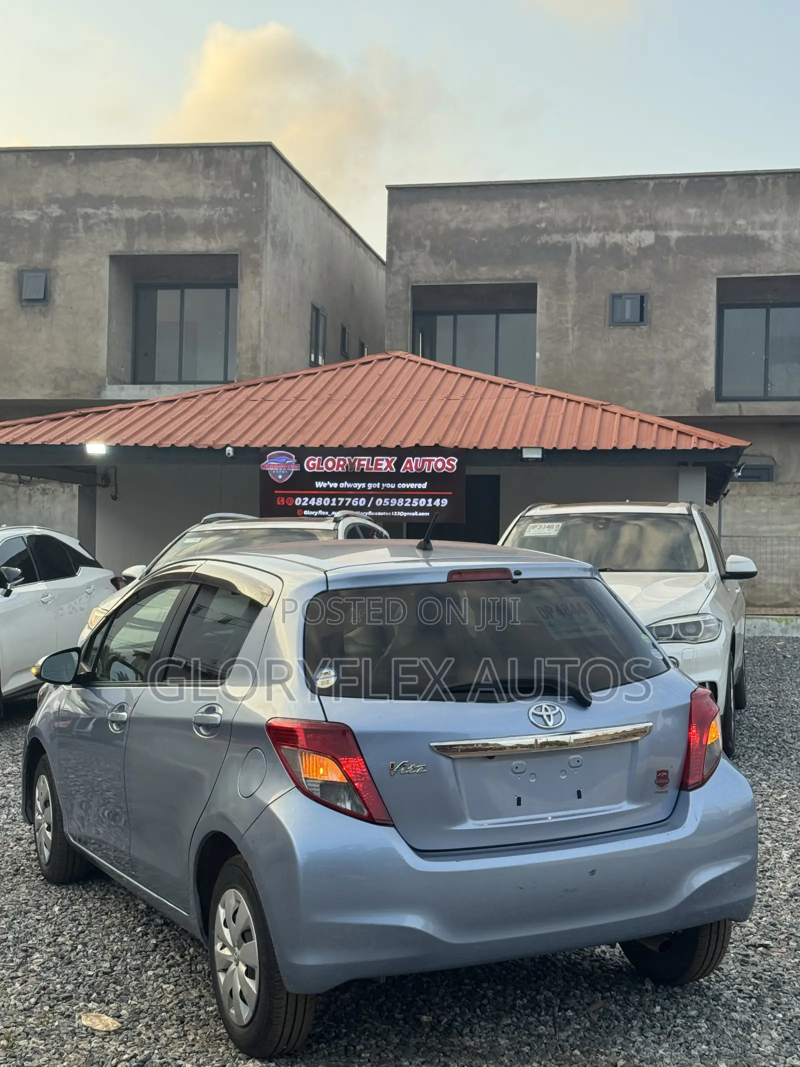 Toyota Vitz 1.3 FWD 5dr 2014 Blue