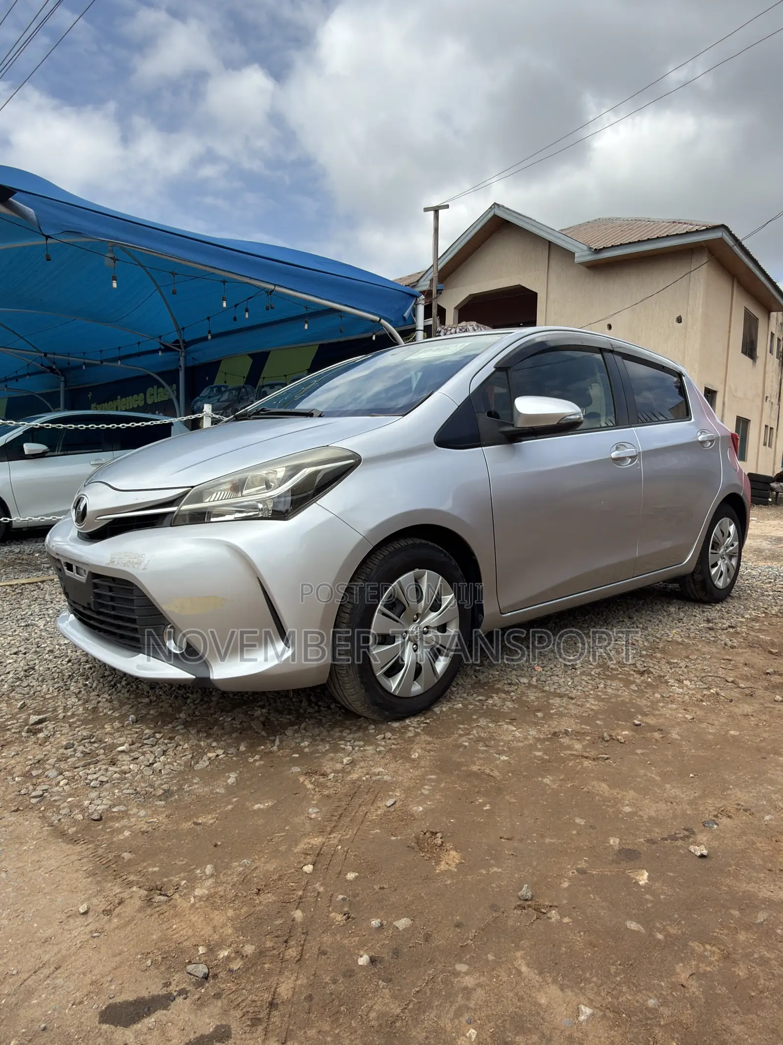 Toyota Vitz 1.3 FWD 5dr 2015 Silver