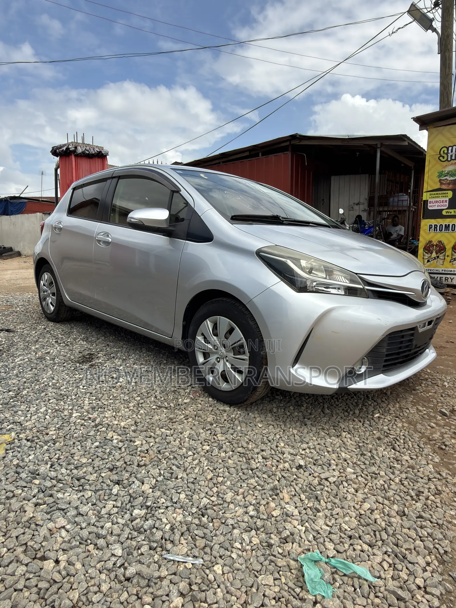 Toyota Vitz 1.3 FWD 5dr 2015 Silver