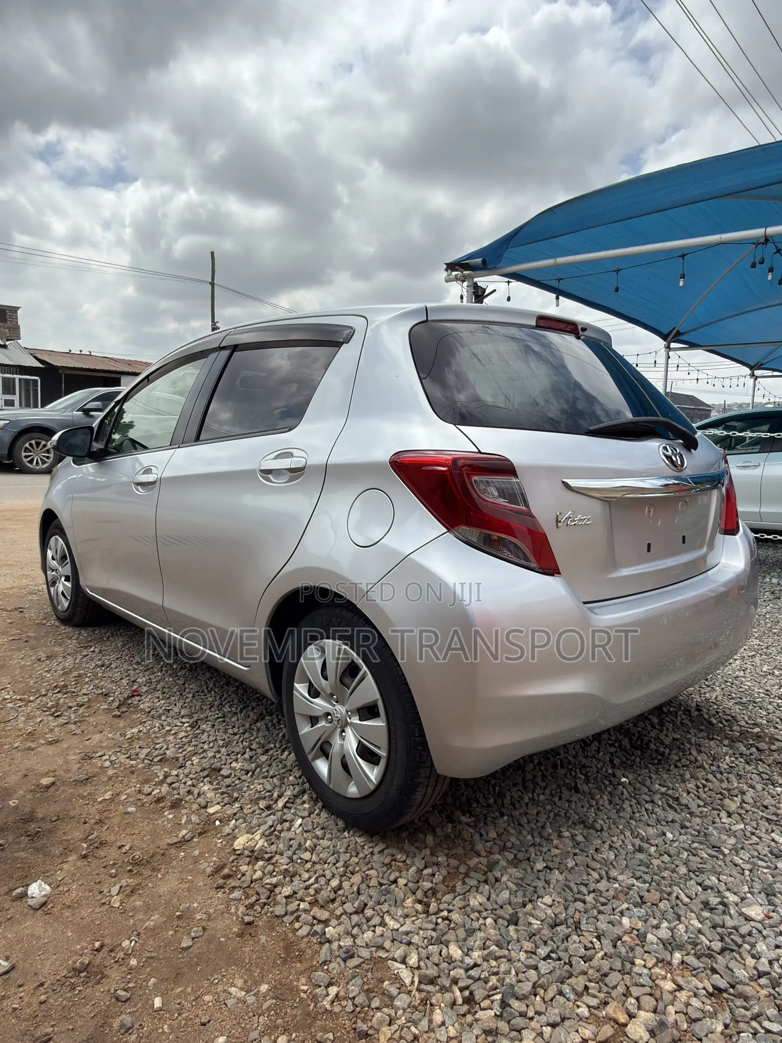 Toyota Vitz 1.3 FWD 5dr 2015 Silver