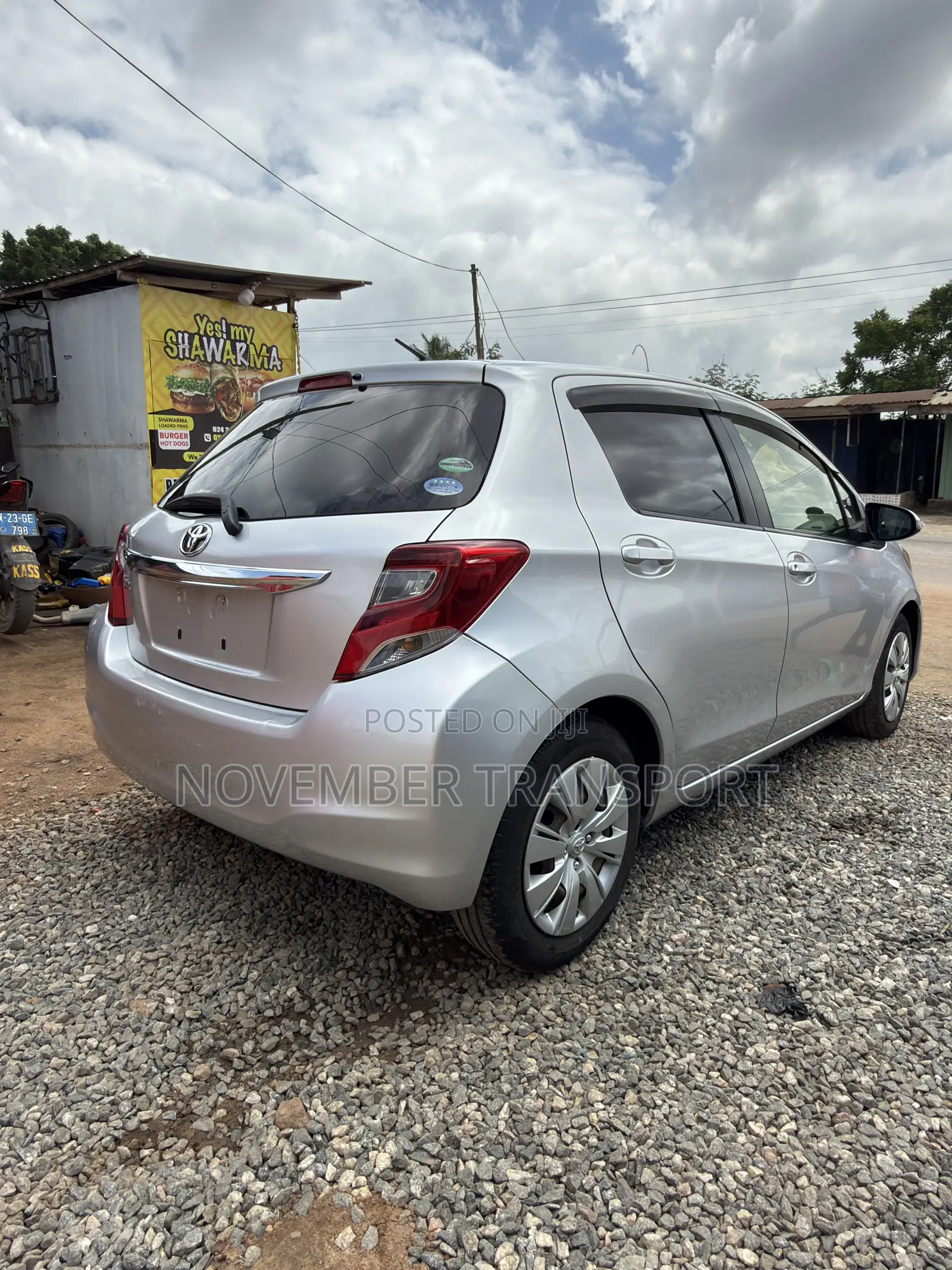 Toyota Vitz 1.3 FWD 5dr 2015 Silver