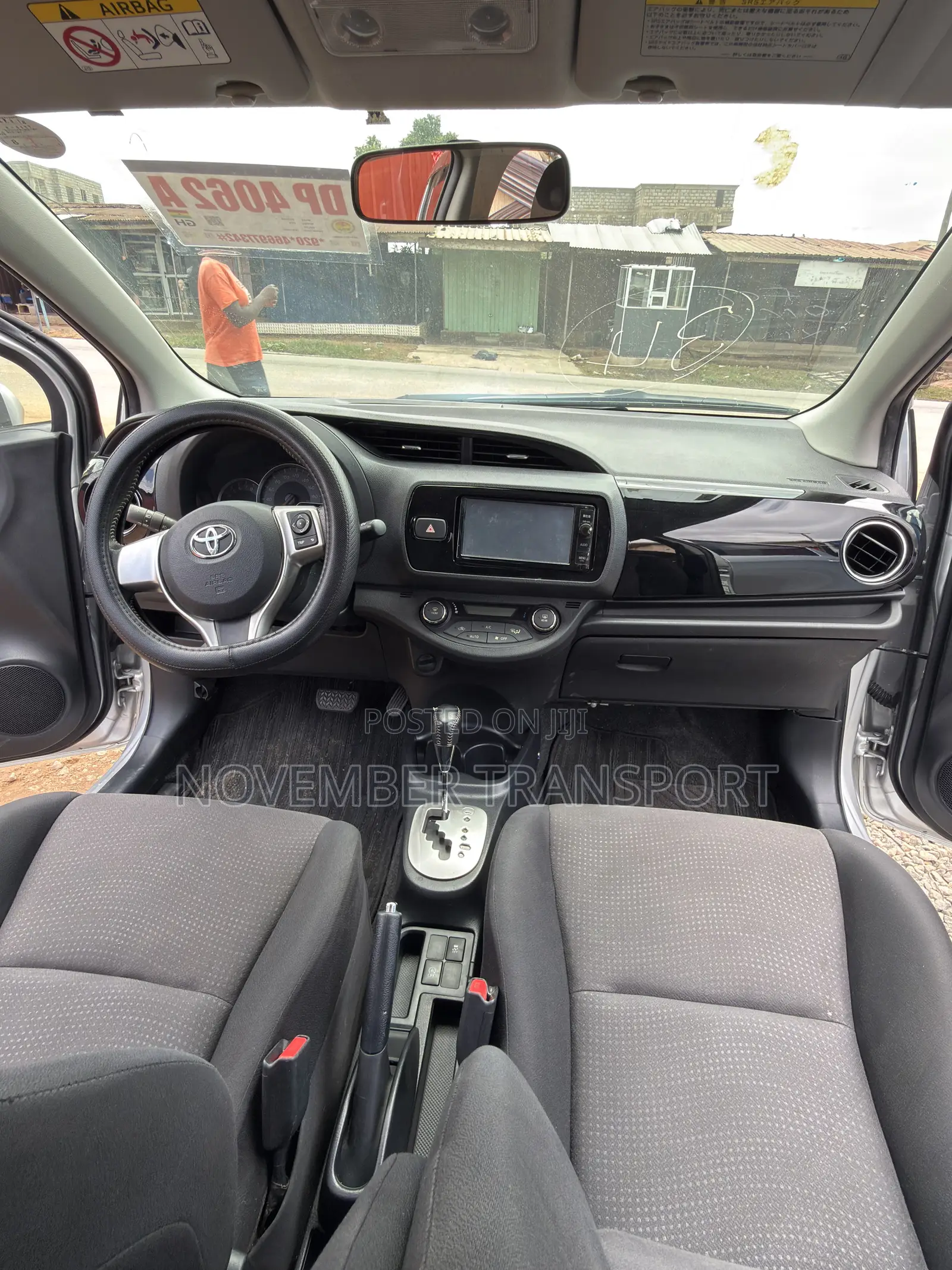Toyota Vitz 1.3 FWD 5dr 2015 Silver