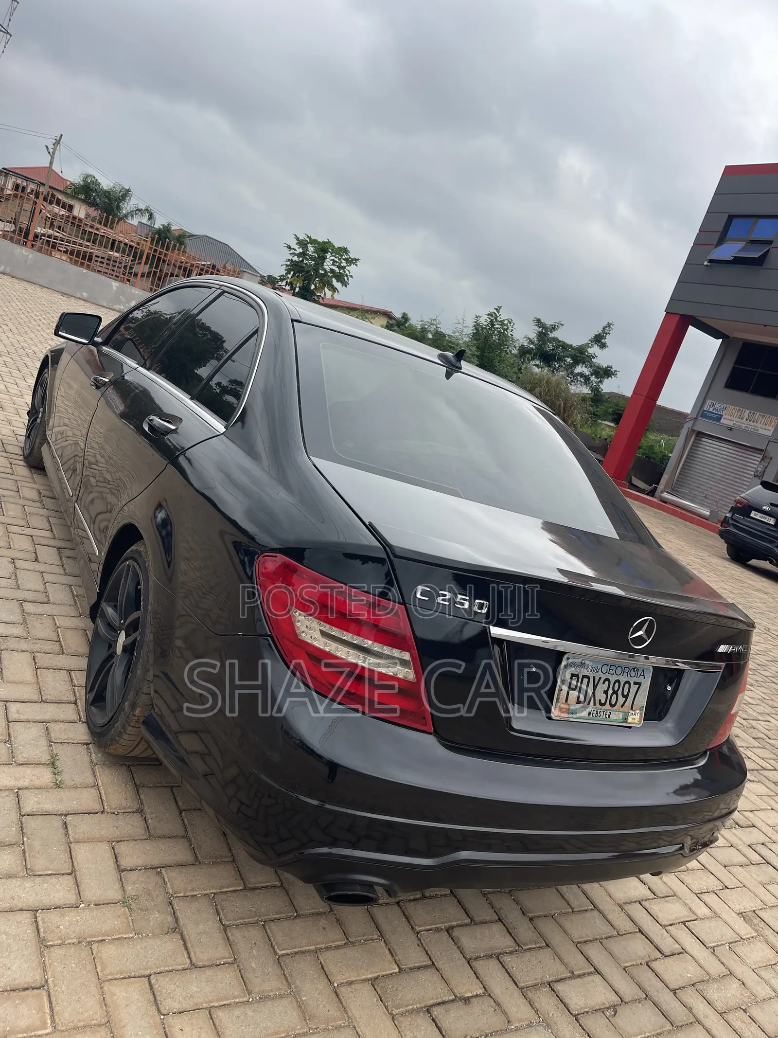 Mercedes-Benz C250 2012 Black