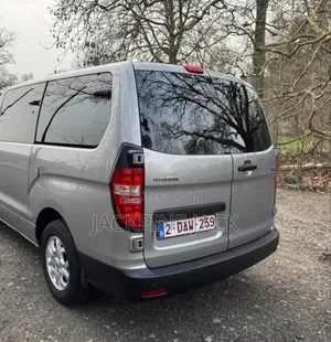 Hyundai H1 2015 Silver