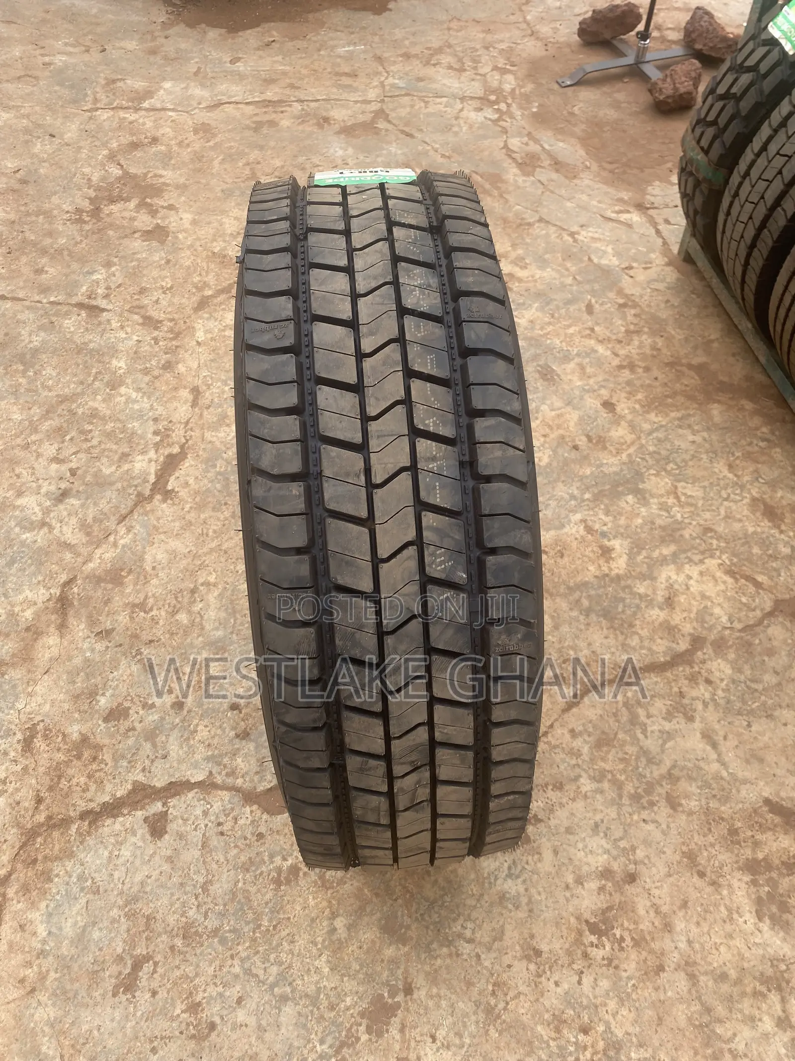 Rhino Tire 285/70r19.5 Goodride