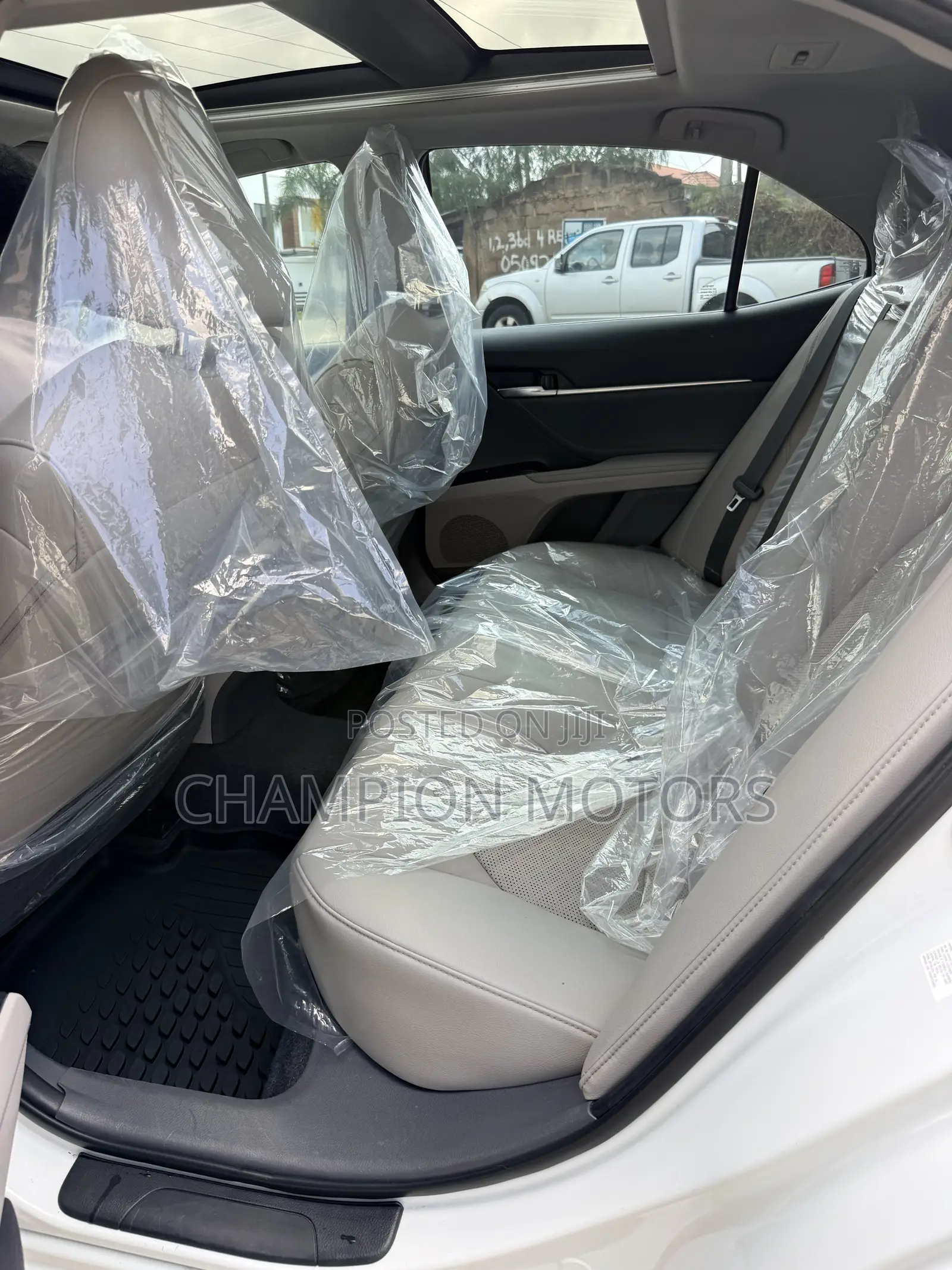 Toyota Camry XSE FWD (2.5L 4cyl 8AM) 2018 White