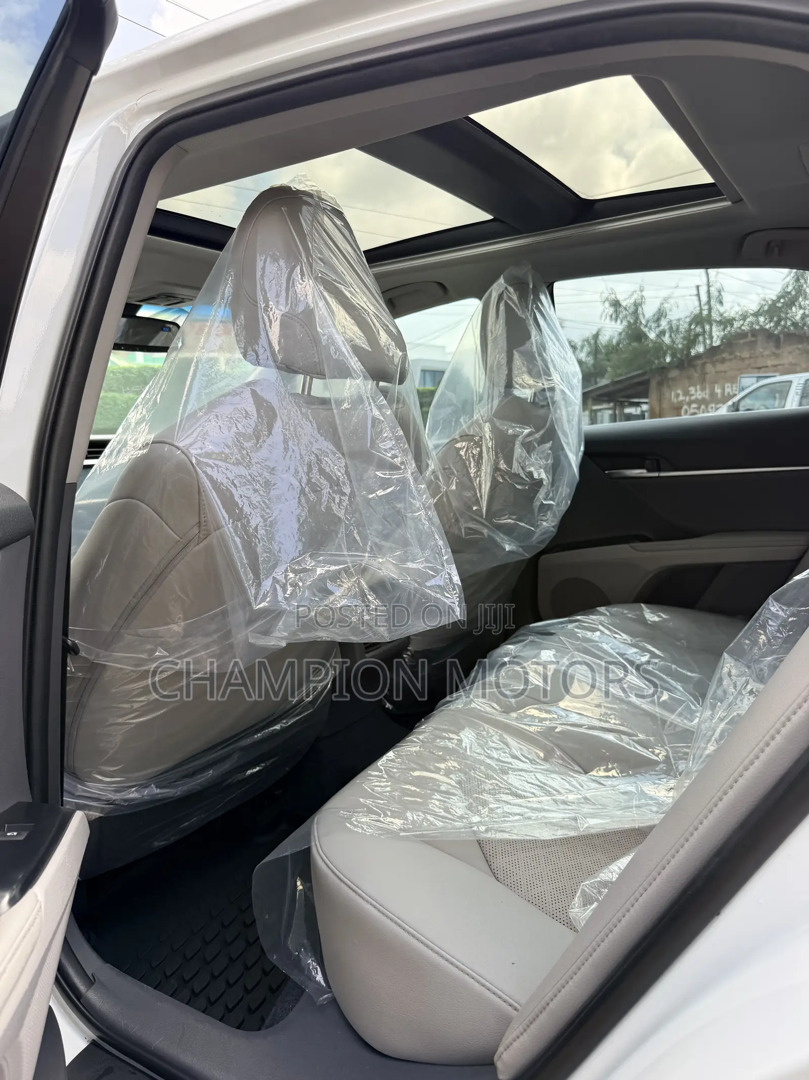 Toyota Camry XSE FWD (2.5L 4cyl 8AM) 2018 White