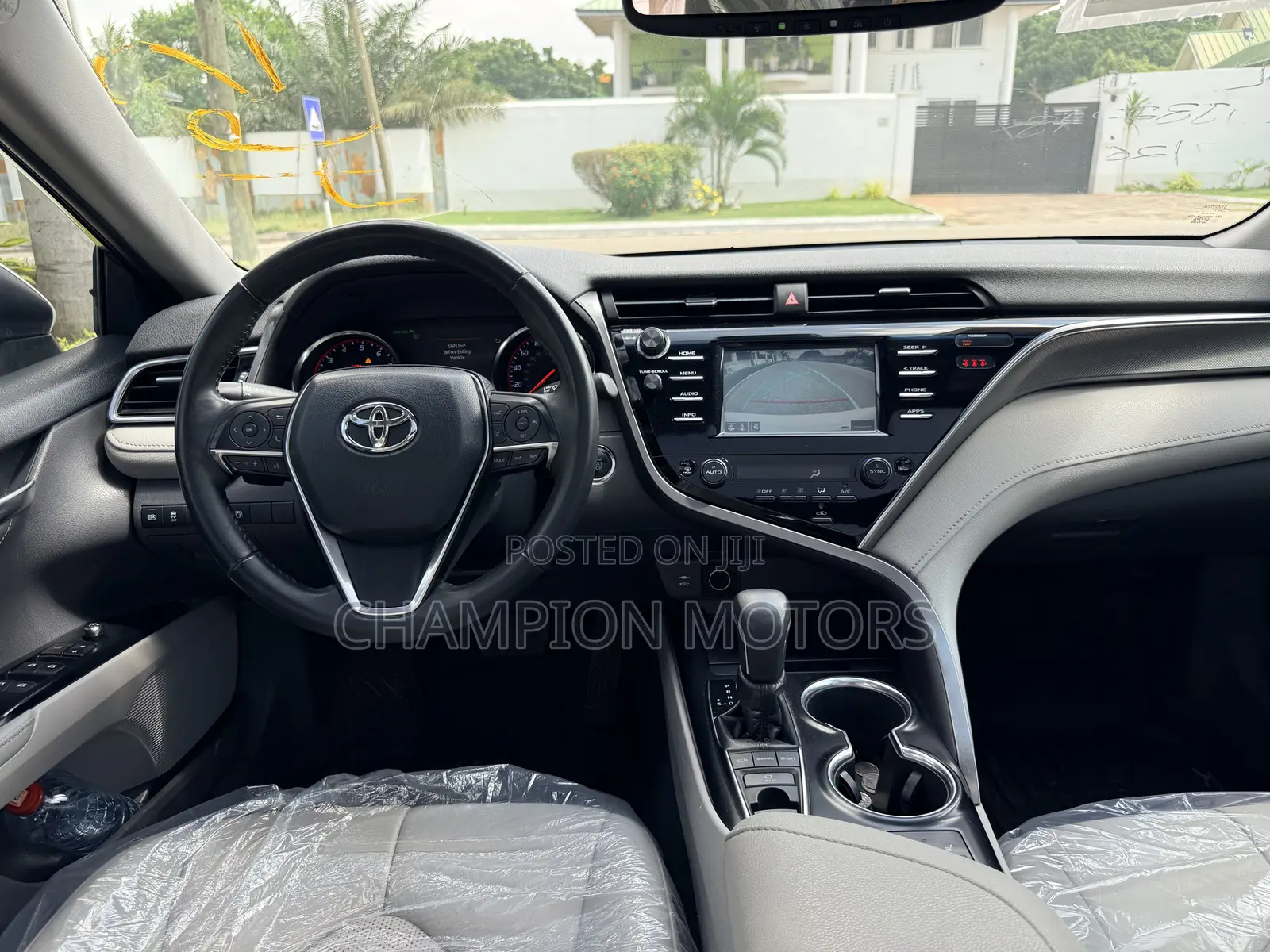 Toyota Camry XSE FWD (2.5L 4cyl 8AM) 2018 White
