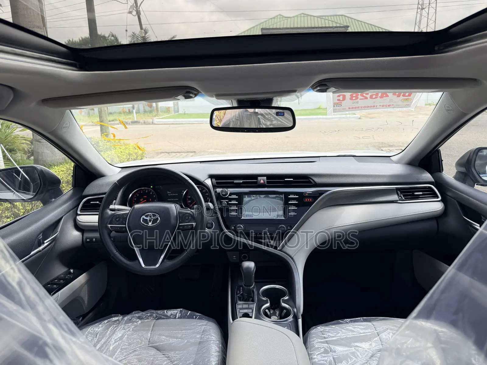 Toyota Camry XSE FWD (2.5L 4cyl 8AM) 2018 White