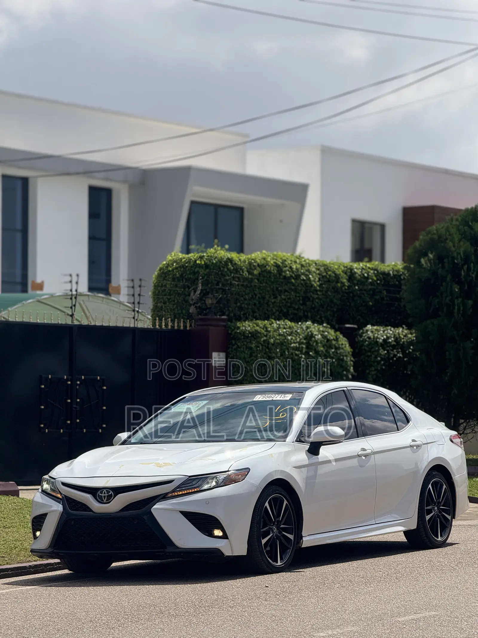 Toyota Camry XSE FWD (2.5L 4cyl 8AM) 2018 White