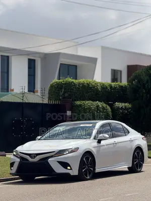 Toyota Camry XSE FWD (2.5L 4cyl 8AM) 2018 White