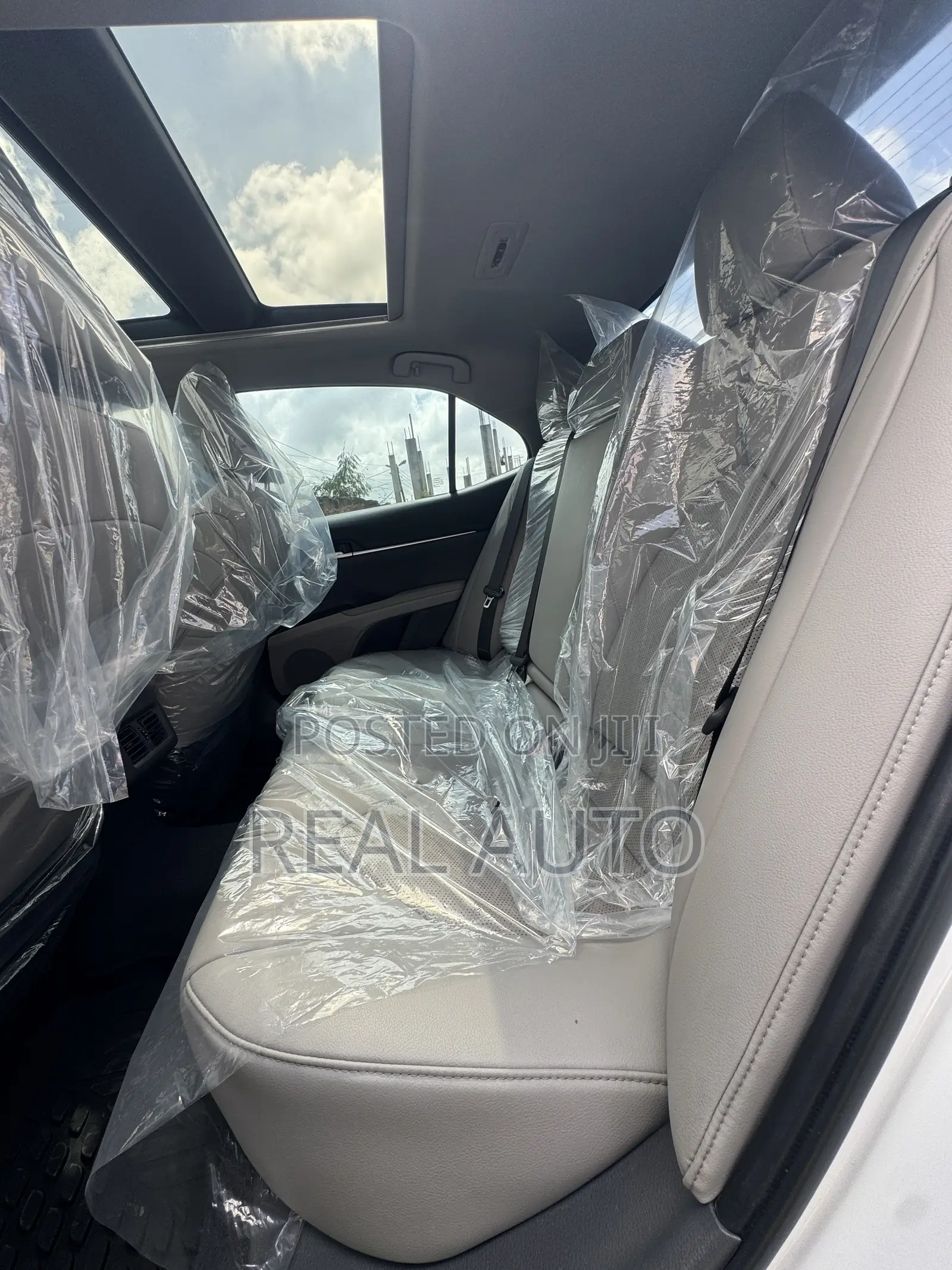 Toyota Camry XSE FWD (2.5L 4cyl 8AM) 2018 White