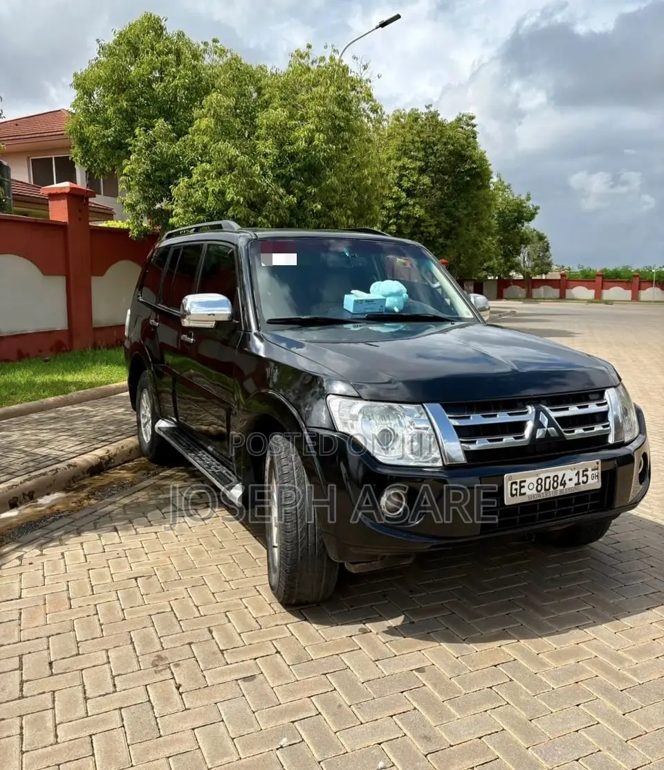 Mitsubishi Pajero 2016 Black