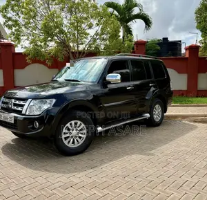Mitsubishi Pajero 2016 Black