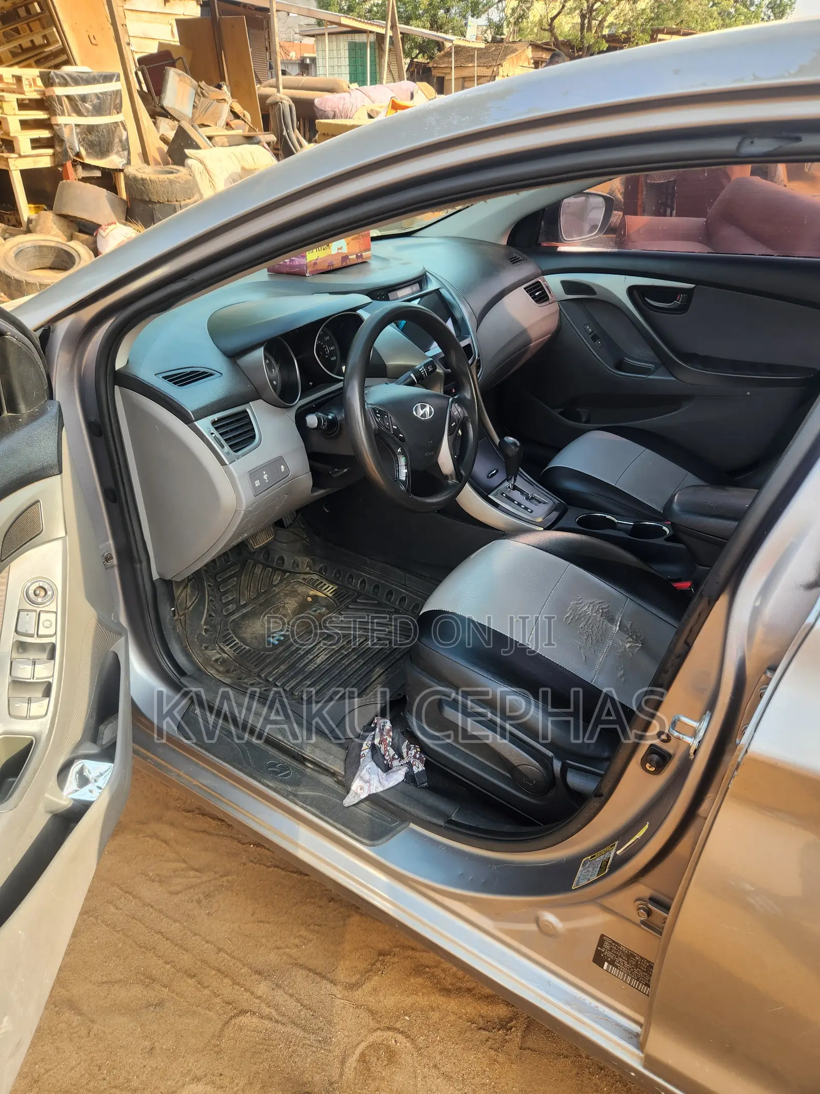 Hyundai Elantra 2012 Gray