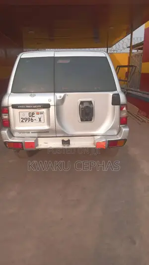 Nissan Patrol 2006 Silver