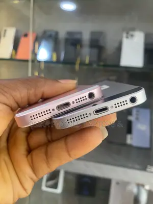 Apple iPhone SE 128 GB Gold