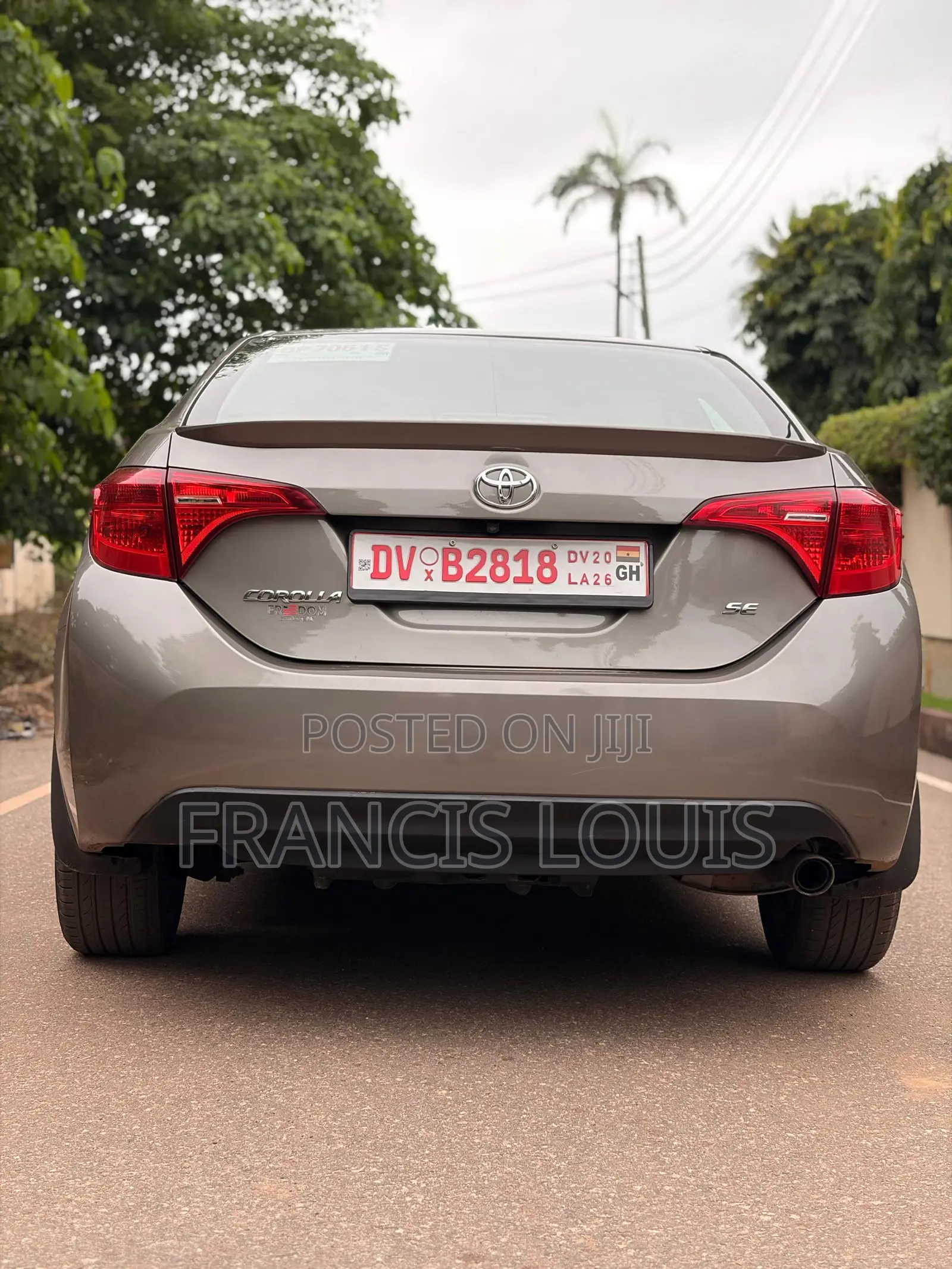 Toyota Corolla SE (1.8L 4cyl 2A) 2018 Gray