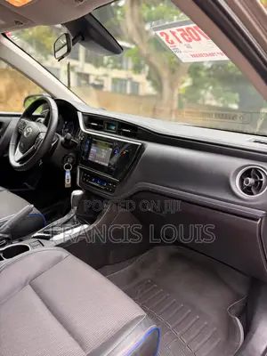 Toyota Corolla SE (1.8L 4cyl 2A) 2018 Gray