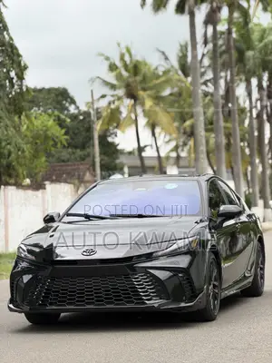 Toyota Camry SE 2025 Black