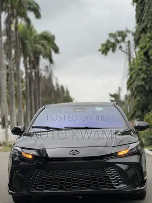 Toyota Camry SE 2025 Black