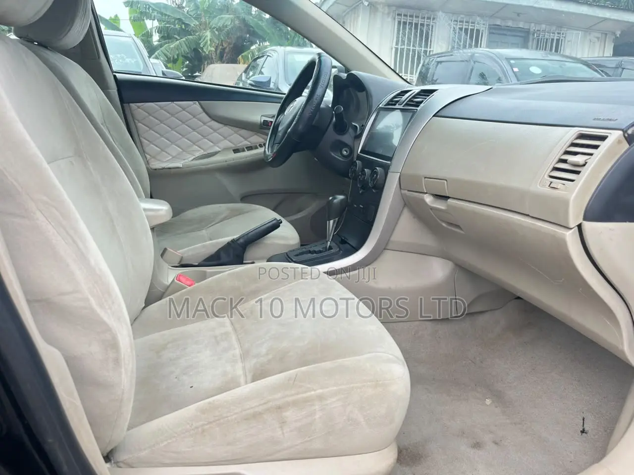 Toyota Corolla LE 4dr Sedan (1.8L 4cyl 4A) 2013 Black