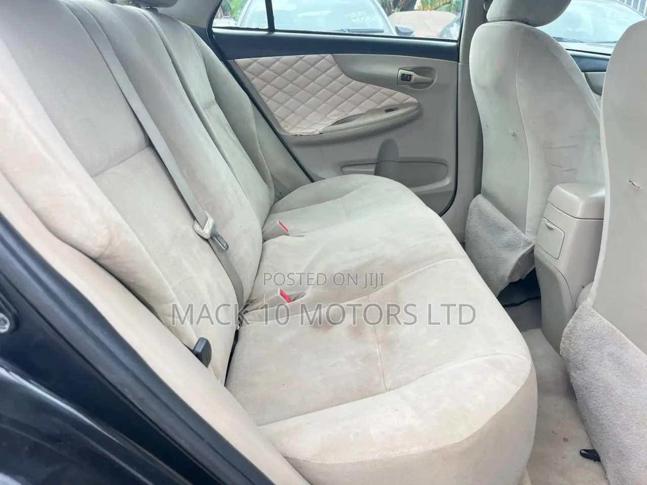 Toyota Corolla LE 4dr Sedan (1.8L 4cyl 4A) 2013 Black