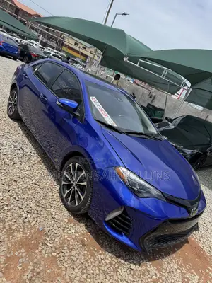 Toyota Corolla SE (1.8L 4cyl 2A) 2018 Blue