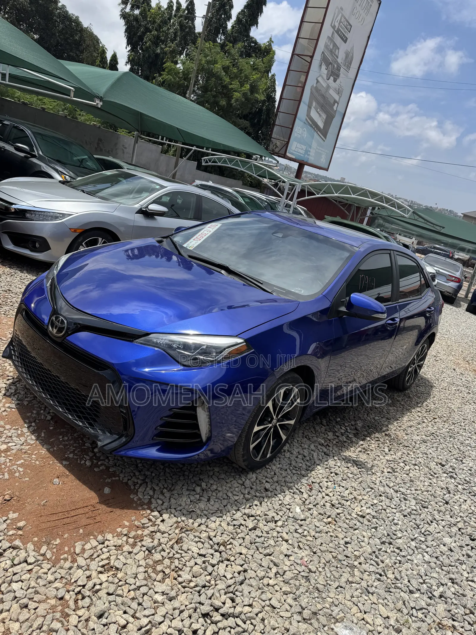 Toyota Corolla SE (1.8L 4cyl 2A) 2018 Blue