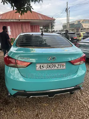 Hyundai Elantra GLS Sedan FWD (1.8L 4cyl 6M) 2013 Green