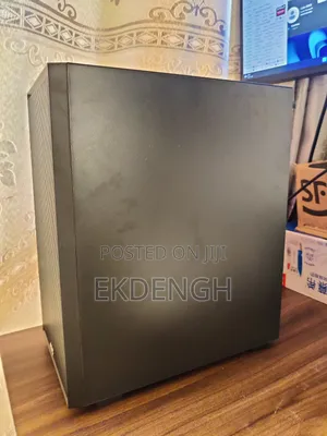 Desktop Computer 16GB Intel Xeon HDD+SSD 750GB