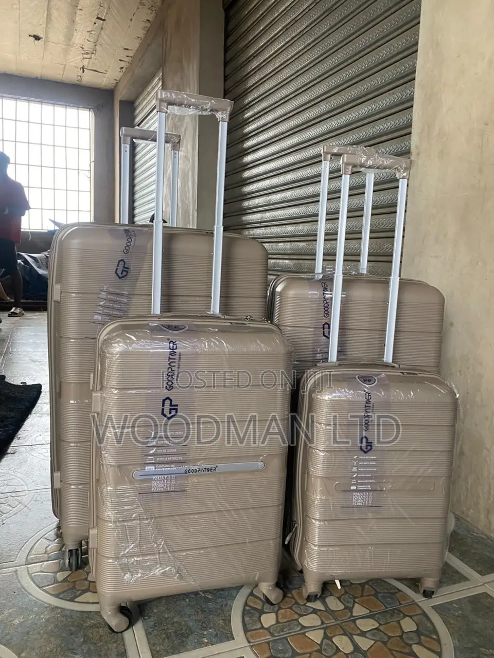 Sizable 4set Luggage Set, Unbreakable