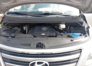 Hyundai H1 2015 Silver