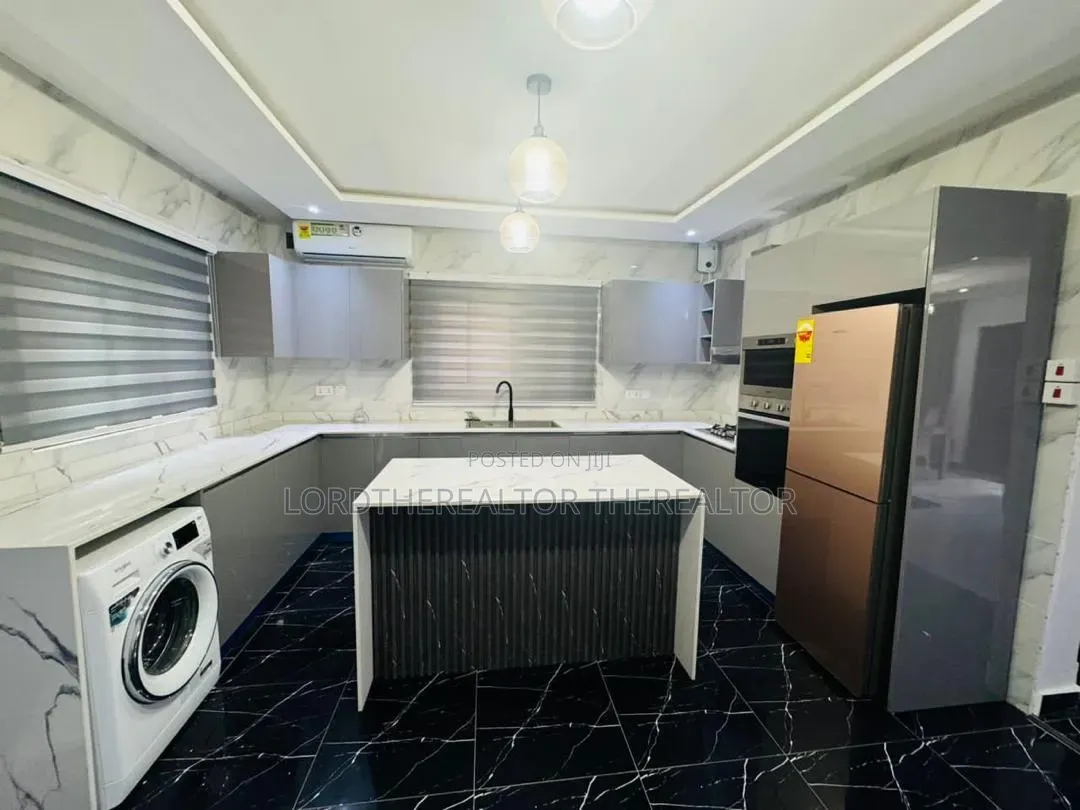 Furnished 4bdrm Duplex in American House for rent