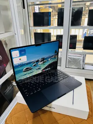 Laptop Apple MacBook Air 2022 M2 8GB Apple M2 SSD 256GB