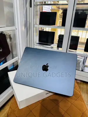 Laptop Apple MacBook Air 2022 M2 8GB Apple M2 SSD 256GB