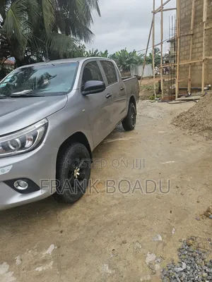 Toyota Camry 2018 Silver