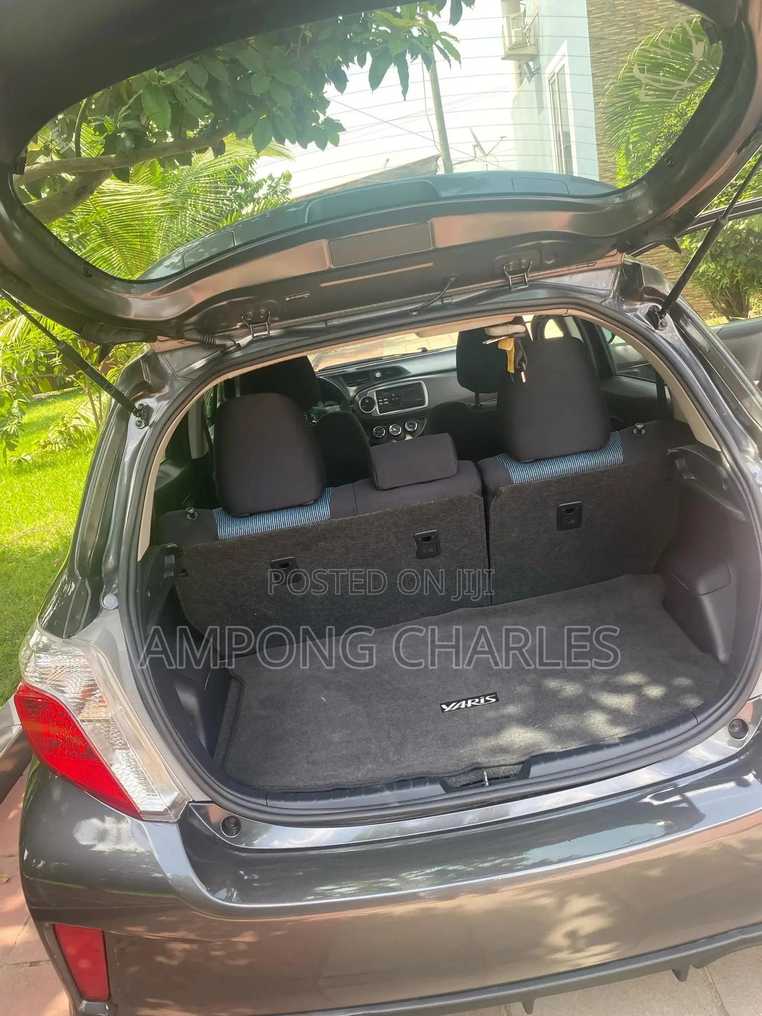 Toyota Yaris 2012 Gray