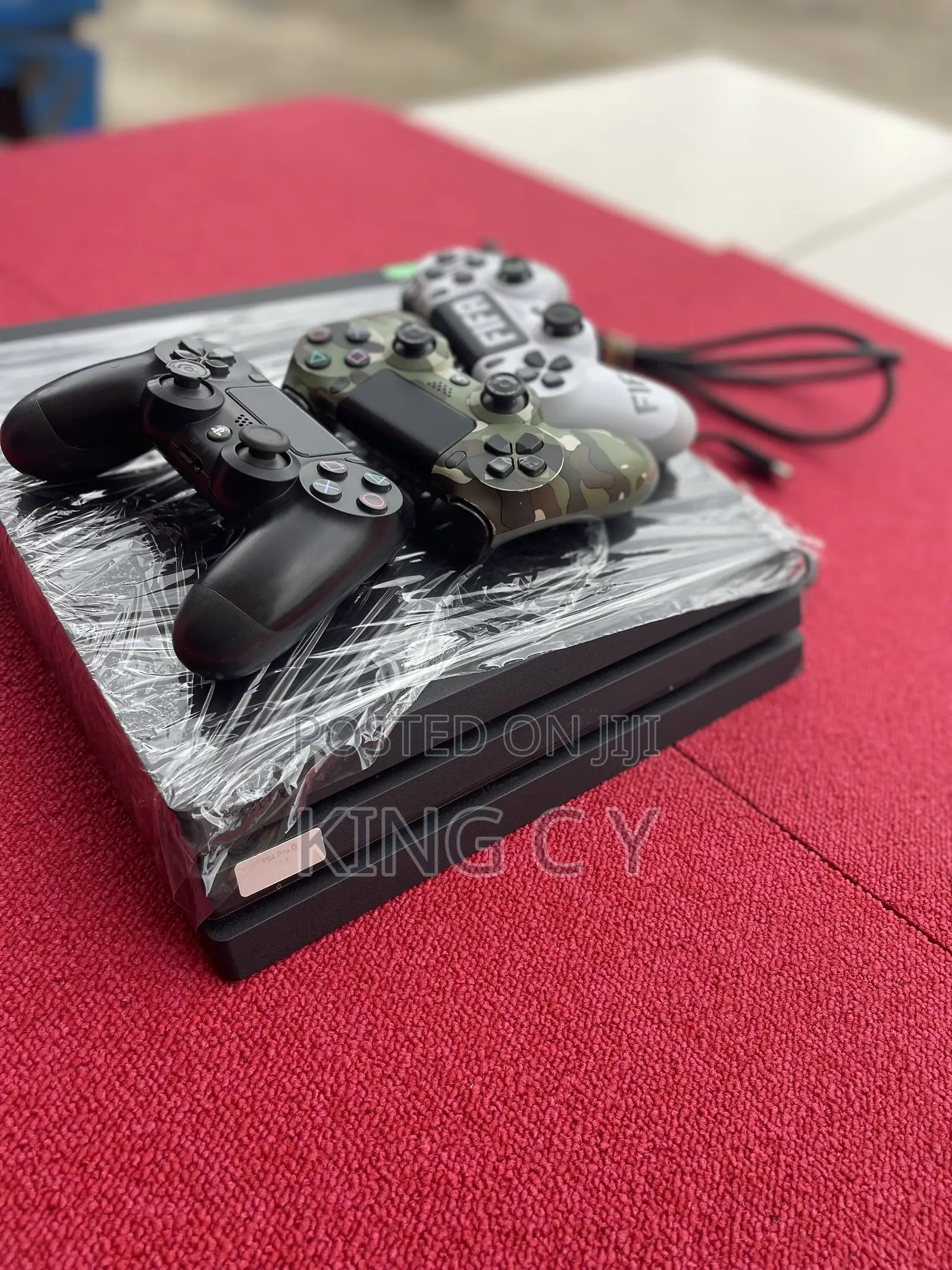 PlayStation 4pro, Jailbreak. With 13 Games