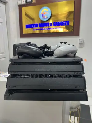 PS4 Slim Jailbreak With 2 Controllers Loaded With 10 Games