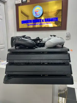 PS4 Slim Jailbreak With 2 Controllers Loaded With 10 Games
