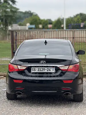 Hyundai Sonata SE 2.0T Sedan FWD (2.0L 4cyl 6A) 2011 Black