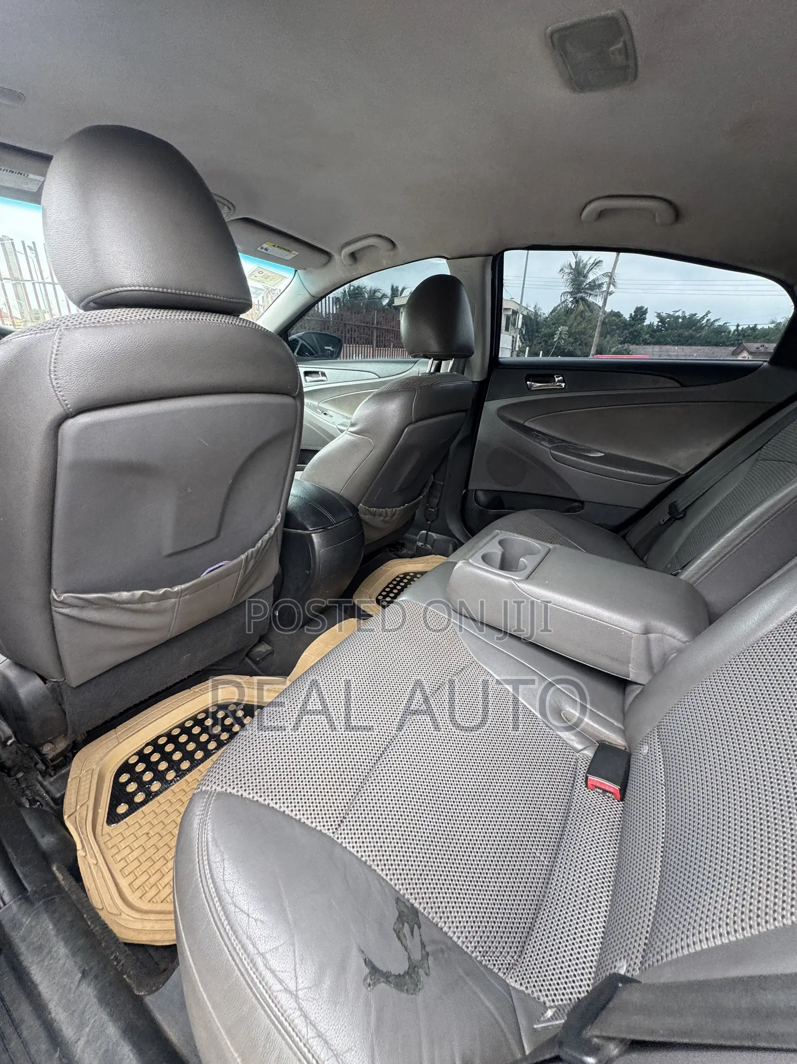Hyundai Sonata SE 2.0T Sedan FWD (2.0L 4cyl 6A) 2011 Black